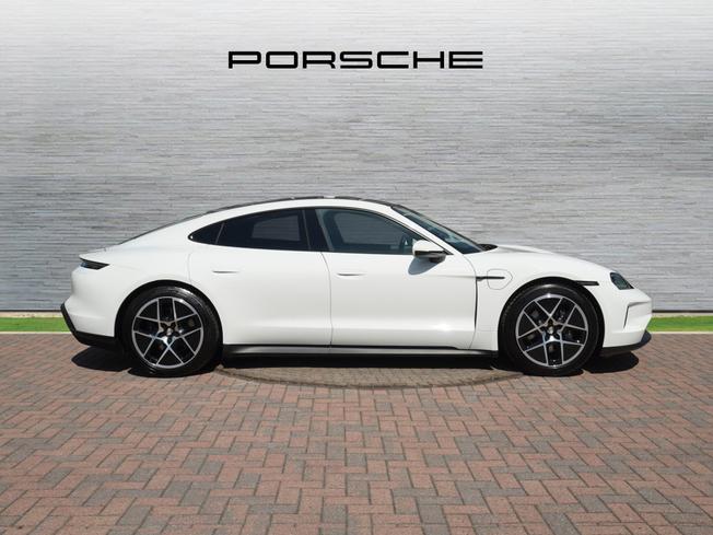 PORSCHE Taycan Photo 5