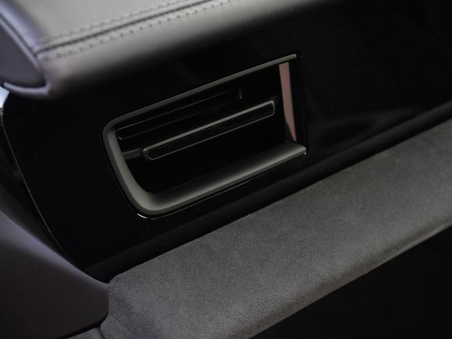 PORSCHE Taycan Photo 36