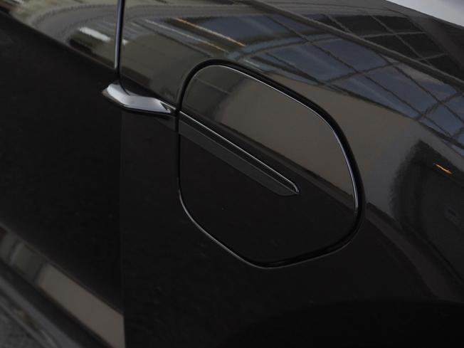 PORSCHE Taycan Photo 38
