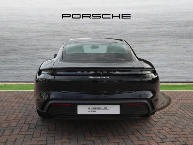 PORSCHE Taycan Photo 7