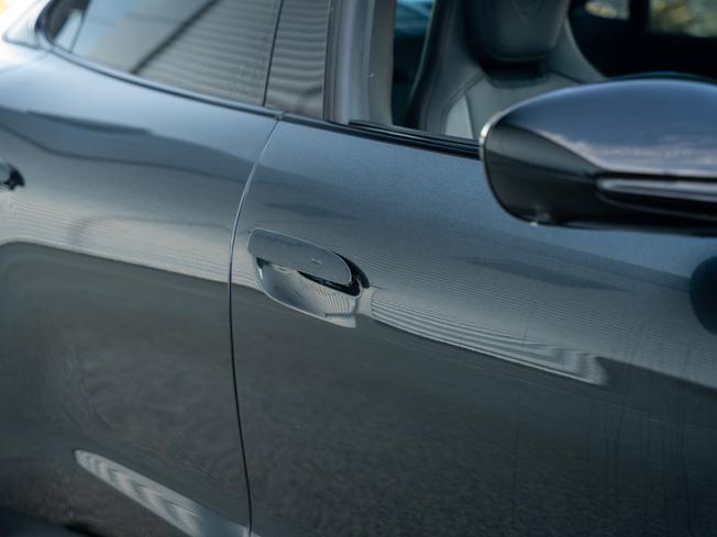 PORSCHE Taycan Photo 34