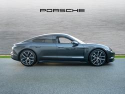 PORSCHE Taycan Photo 5