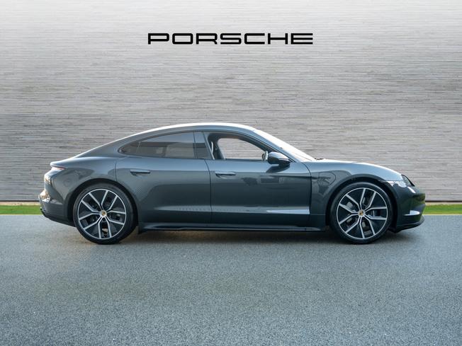 PORSCHE Taycan Photo 5