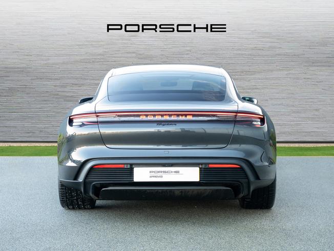 PORSCHE Taycan Photo 7