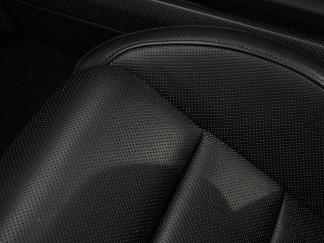 PORSCHE Taycan Photo 18