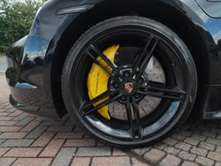 PORSCHE Taycan Photo 4