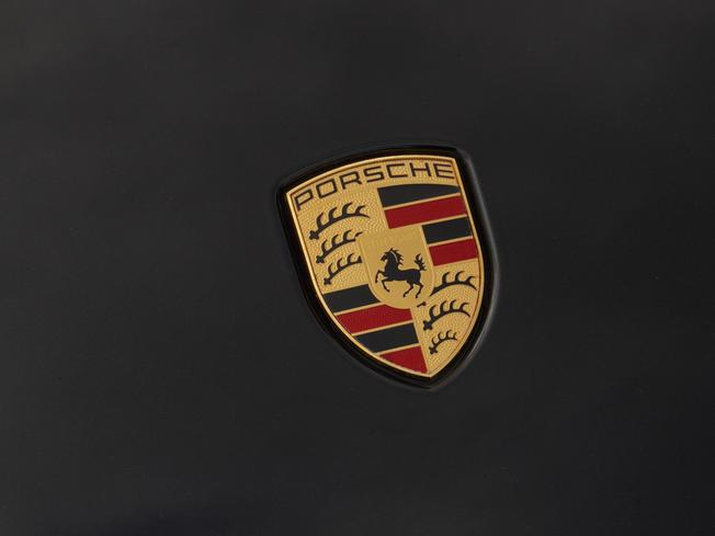 PORSCHE Taycan Photo 50