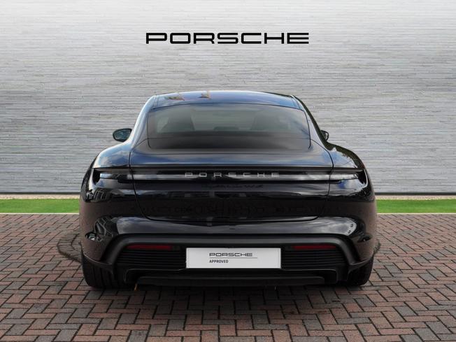 PORSCHE Taycan Photo 7