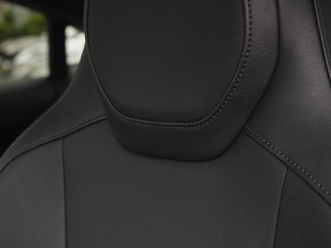 PORSCHE Taycan Photo 13