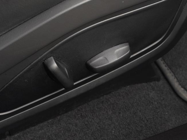 PORSCHE Taycan Photo 19