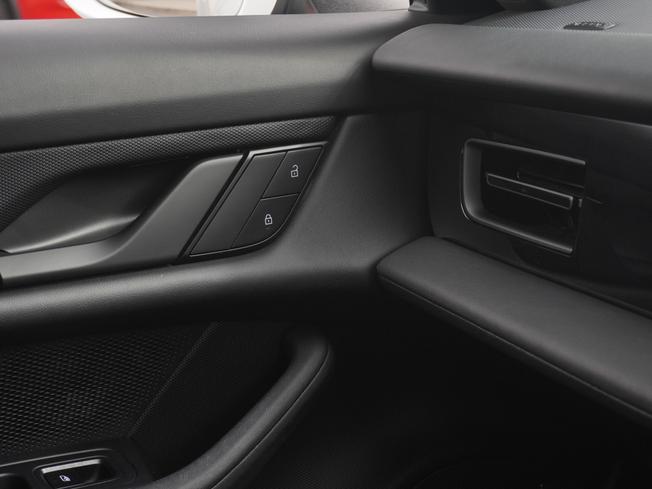 PORSCHE Taycan Photo 20