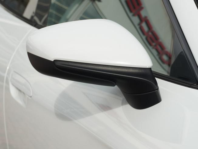 PORSCHE Taycan Photo 36
