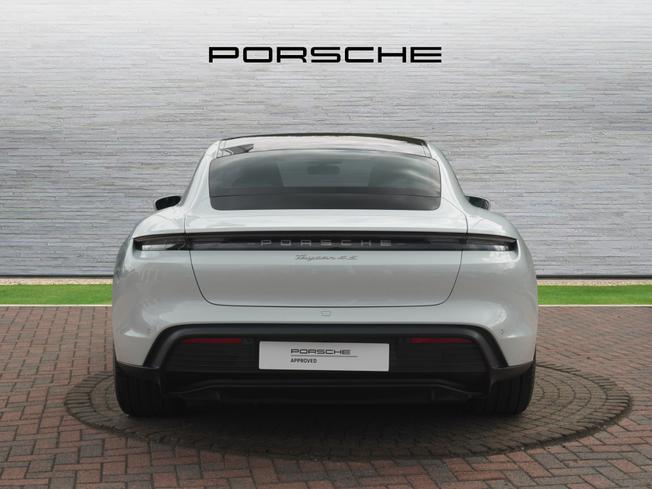 PORSCHE Taycan Photo 6