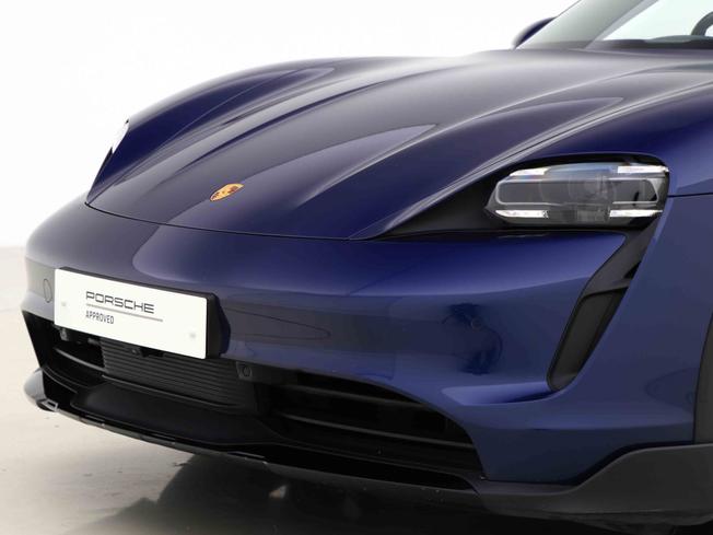PORSCHE Taycan Photo 16