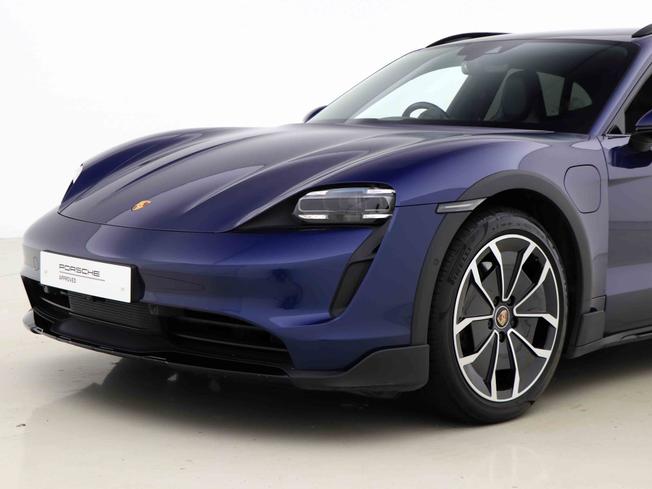 PORSCHE Taycan Photo 17