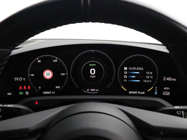 PORSCHE Taycan Photo 39