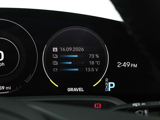 PORSCHE Taycan Photo 46