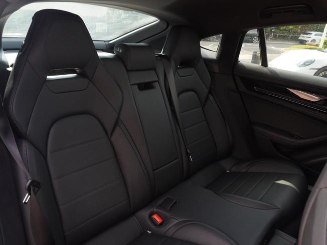 PORSCHE Panamera Photo 12
