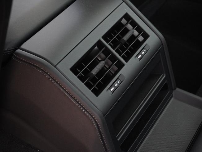 PORSCHE Panamera Photo 16