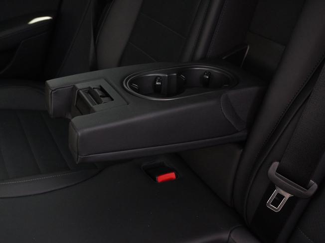 PORSCHE Panamera Photo 17