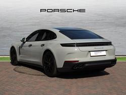 PORSCHE Panamera Photo 2