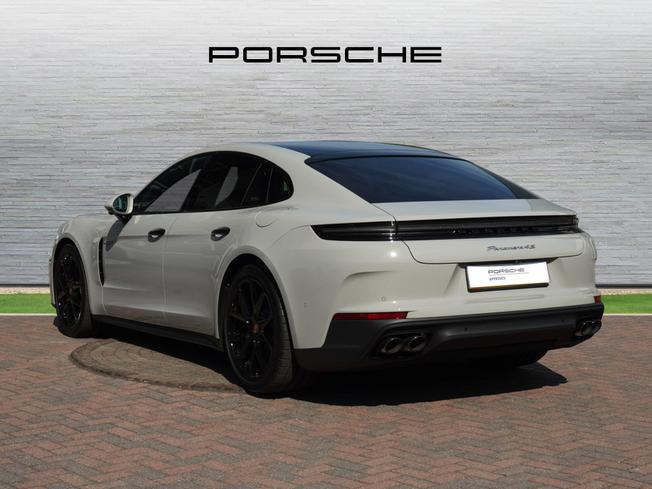 PORSCHE Panamera Photo 2