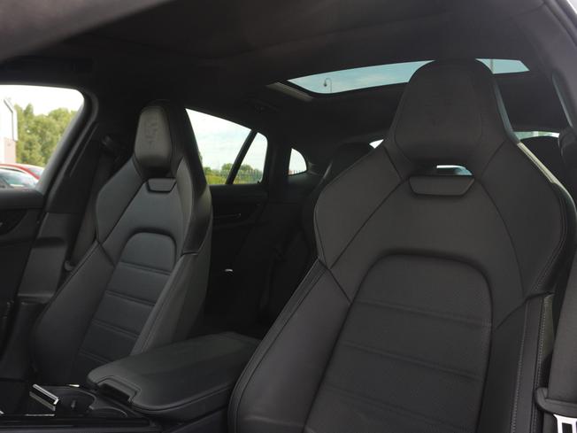 PORSCHE Panamera Photo 22