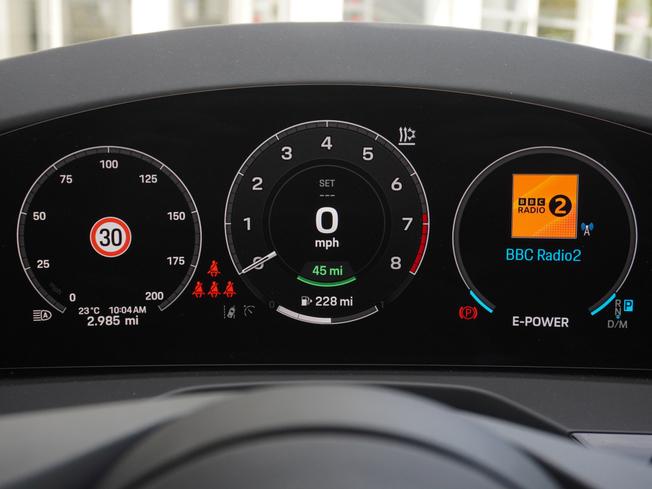 PORSCHE Panamera Photo 26