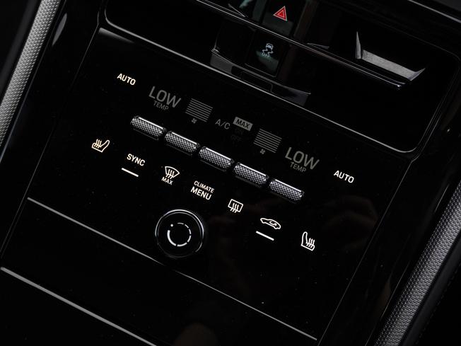 PORSCHE Panamera Photo 28