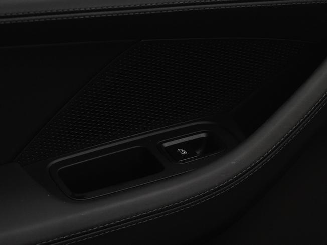 PORSCHE Panamera Photo 30