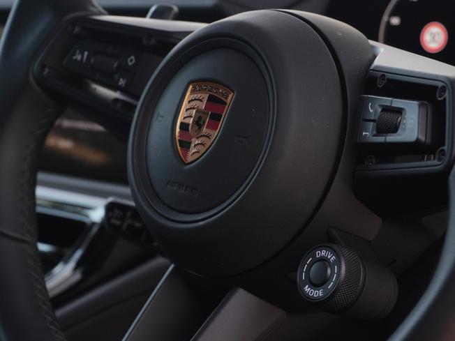 PORSCHE Panamera Photo 32