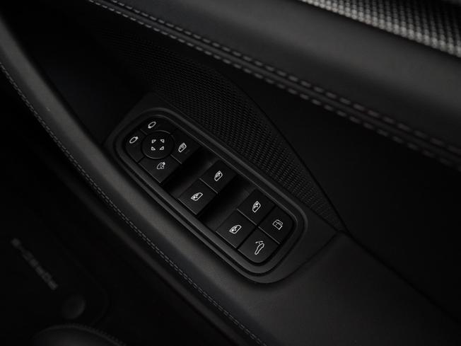 PORSCHE Panamera Photo 34
