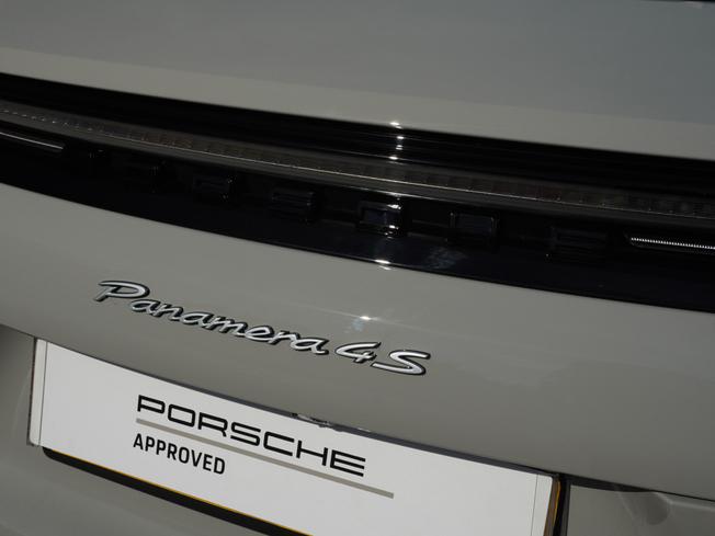 PORSCHE Panamera Photo 39