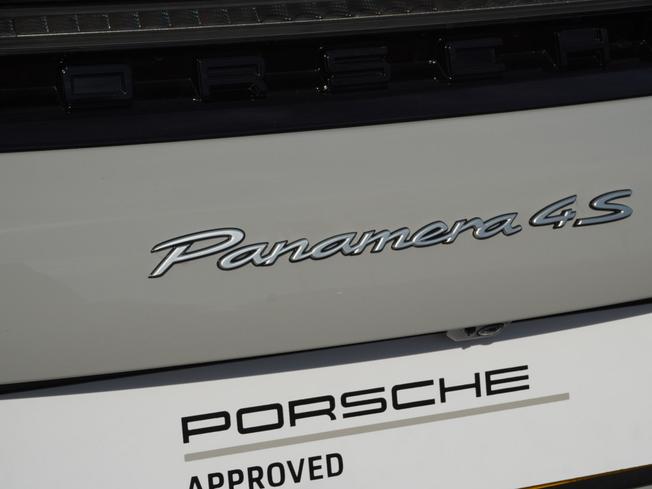 PORSCHE Panamera Photo 40