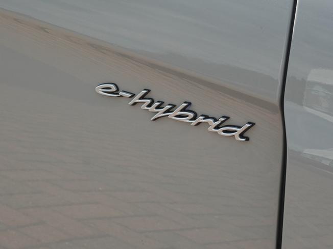 PORSCHE Panamera Photo 45