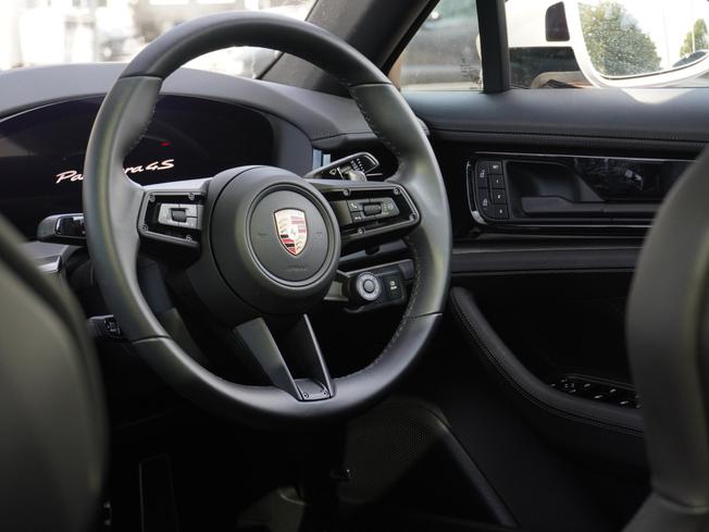 PORSCHE Panamera Photo 9