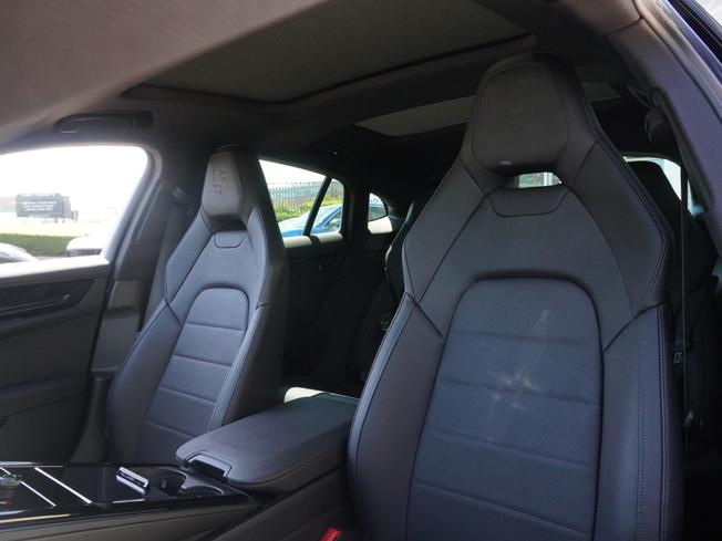 PORSCHE Panamera Photo 10