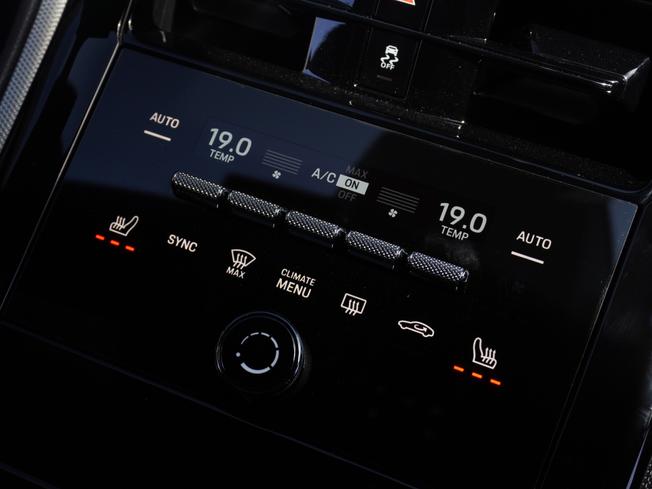 PORSCHE Panamera Photo 22