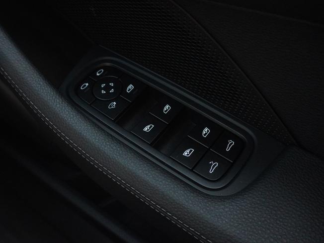 PORSCHE Panamera Photo 27