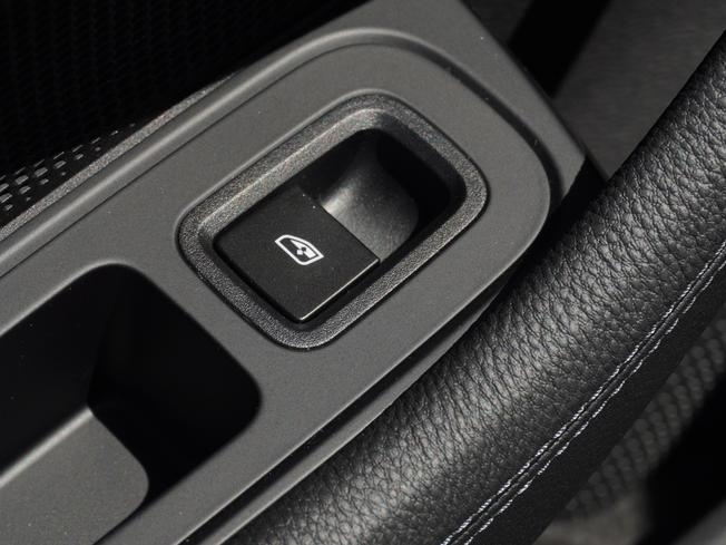 PORSCHE Panamera Photo 32