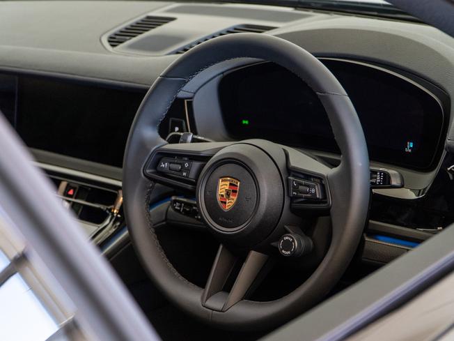 PORSCHE Panamera Photo 11