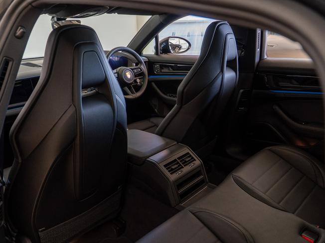PORSCHE Panamera Photo 13