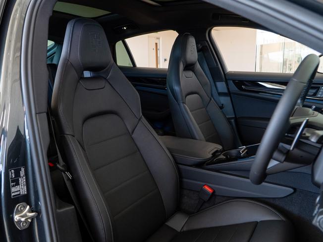 PORSCHE Panamera Photo 14