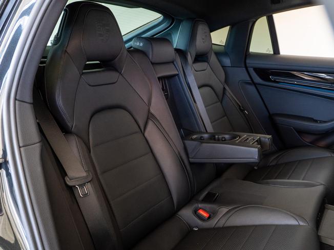 PORSCHE Panamera Photo 15