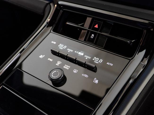 PORSCHE Panamera Photo 24