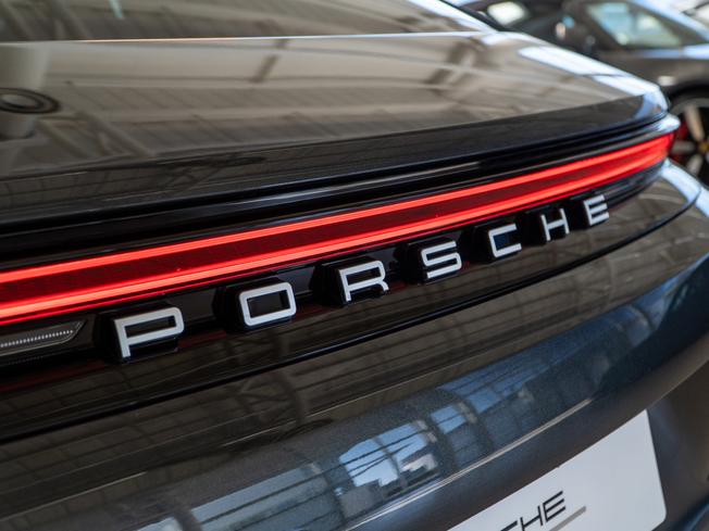 PORSCHE Panamera Photo 31