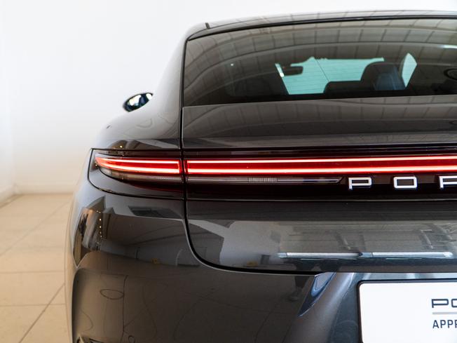 PORSCHE Panamera Photo 34