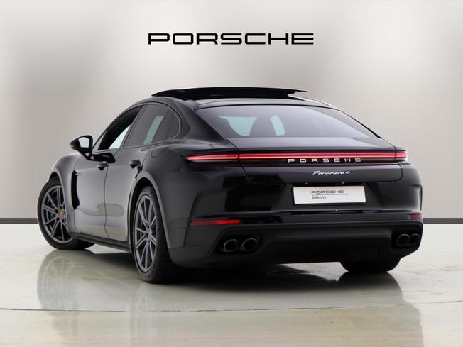 PORSCHE Panamera Photo 2