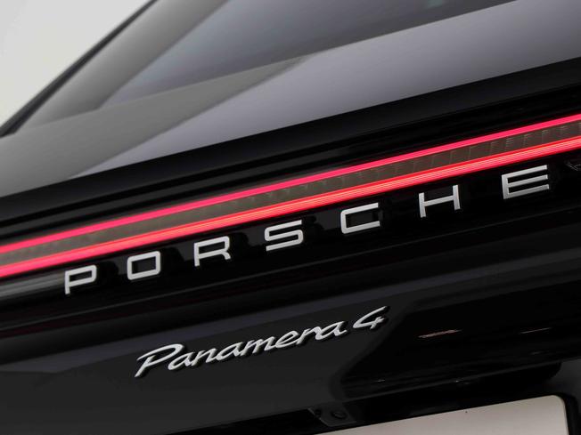 PORSCHE Panamera Photo 21