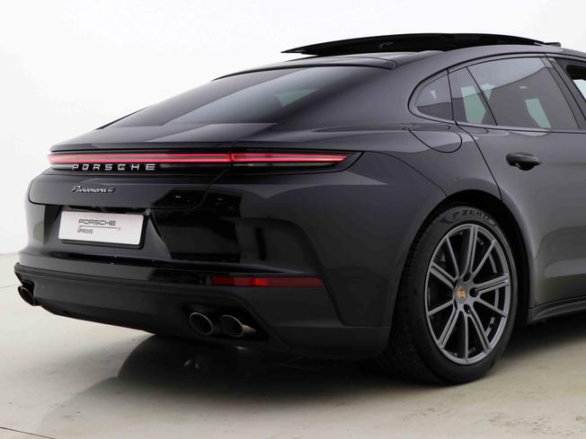 PORSCHE Panamera Photo 22